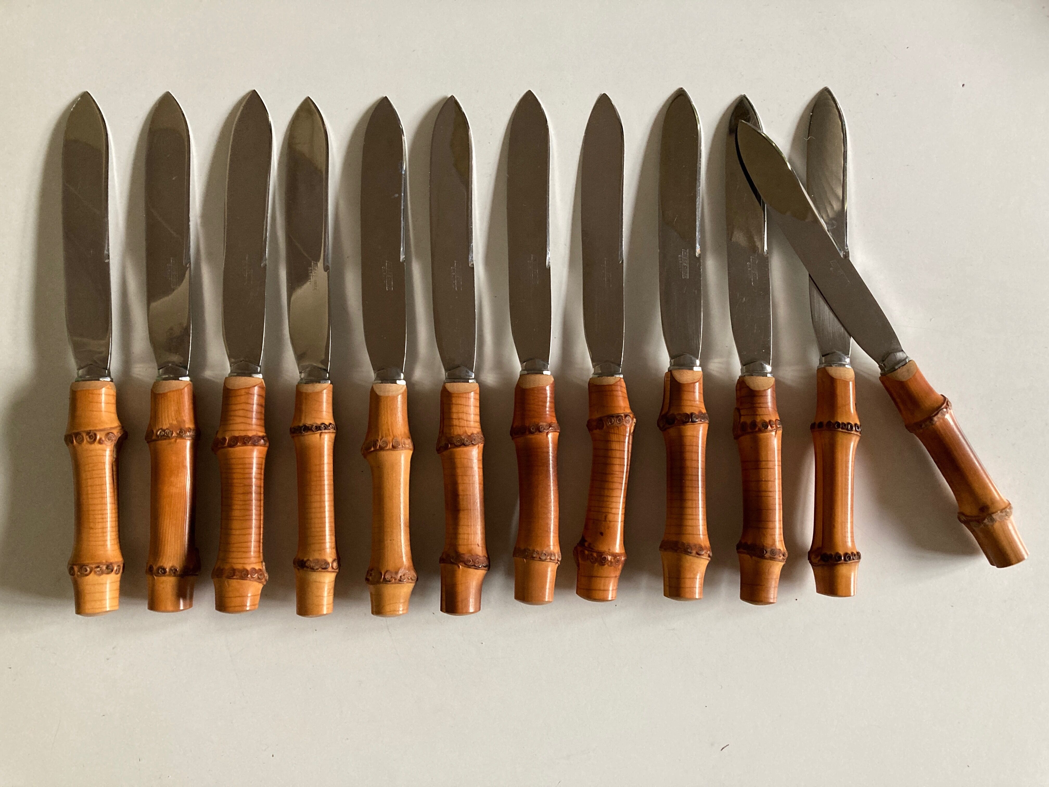 Set de 12 couteaux bambou 1960