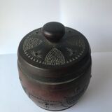 Boîte vintage en bois gravé