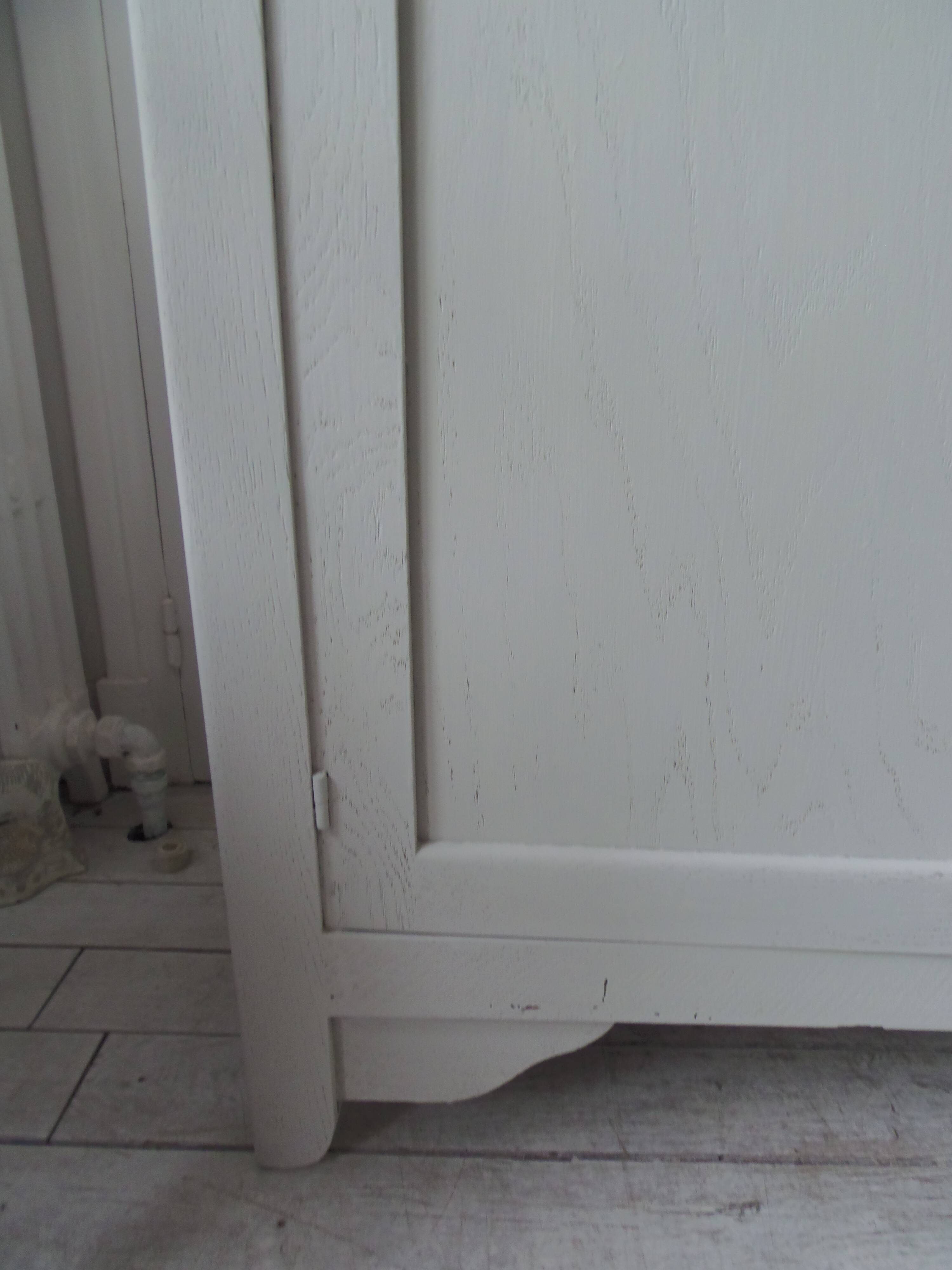 Vintage Parisian wardrobe re-enchanted in pearl gray.