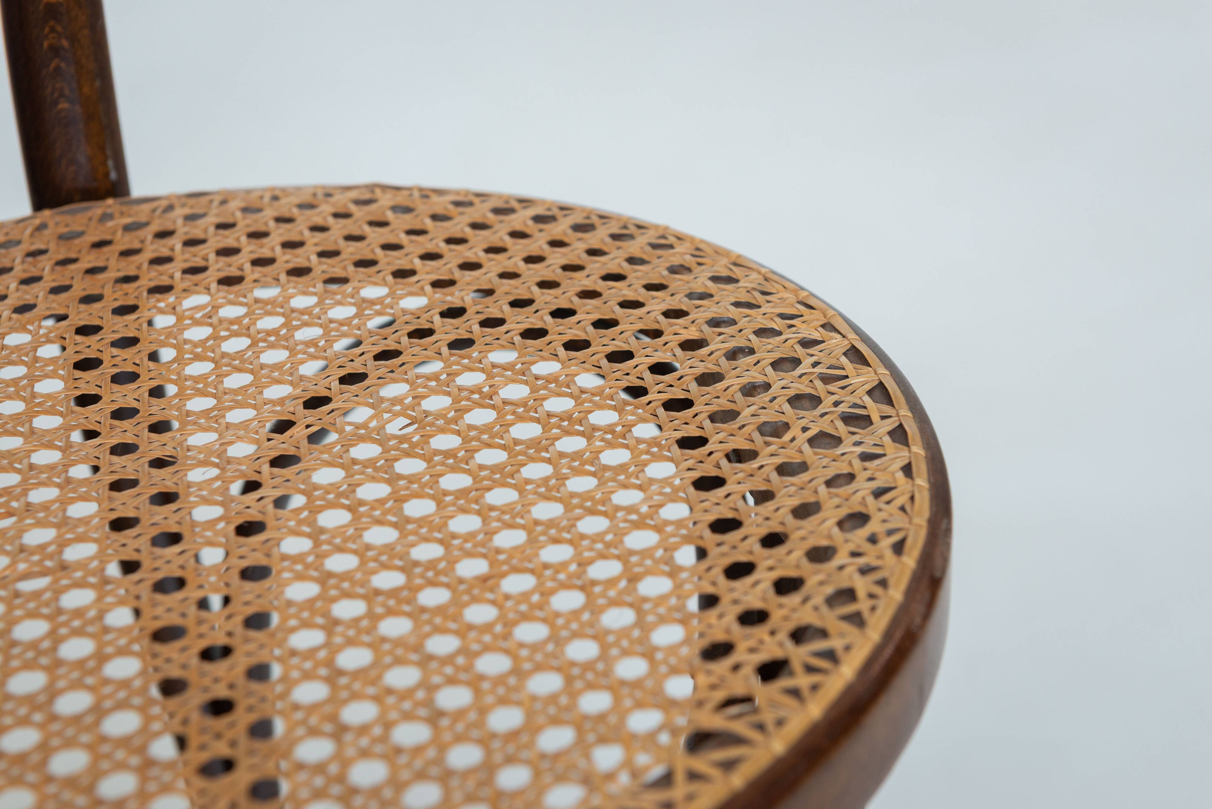 Ensemble de trois chaises « Chaplin » par Thonet