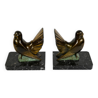 Paire de serre-livres, pigeons "paon blanc" en métal doré, art déco – 1930/ 1940
