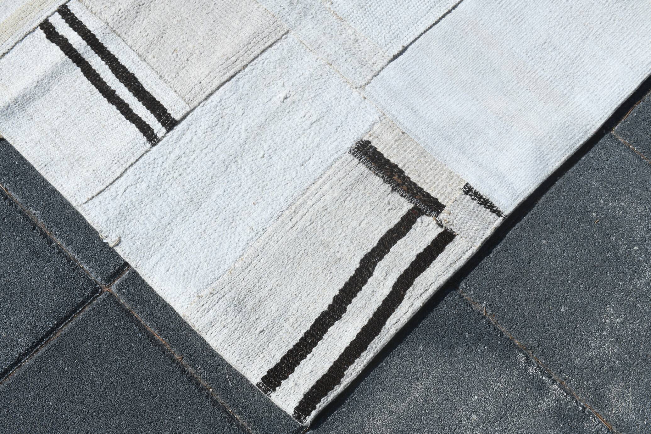 Off-White Neutral Vintage Kilim Rug For Living Room, 190x270 Cm