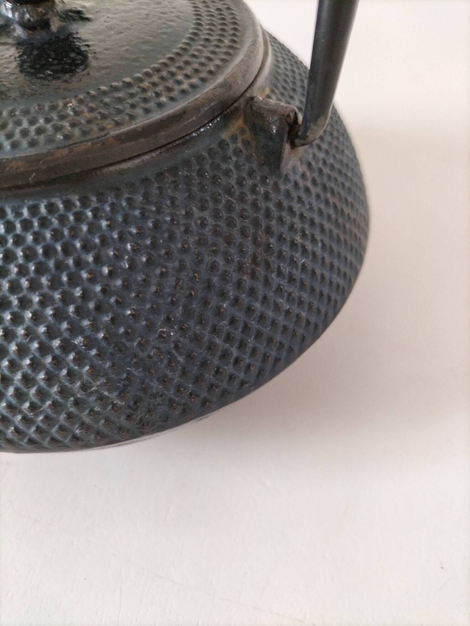 Blue cast iron Japanese teapot Arare – Decoration & collection