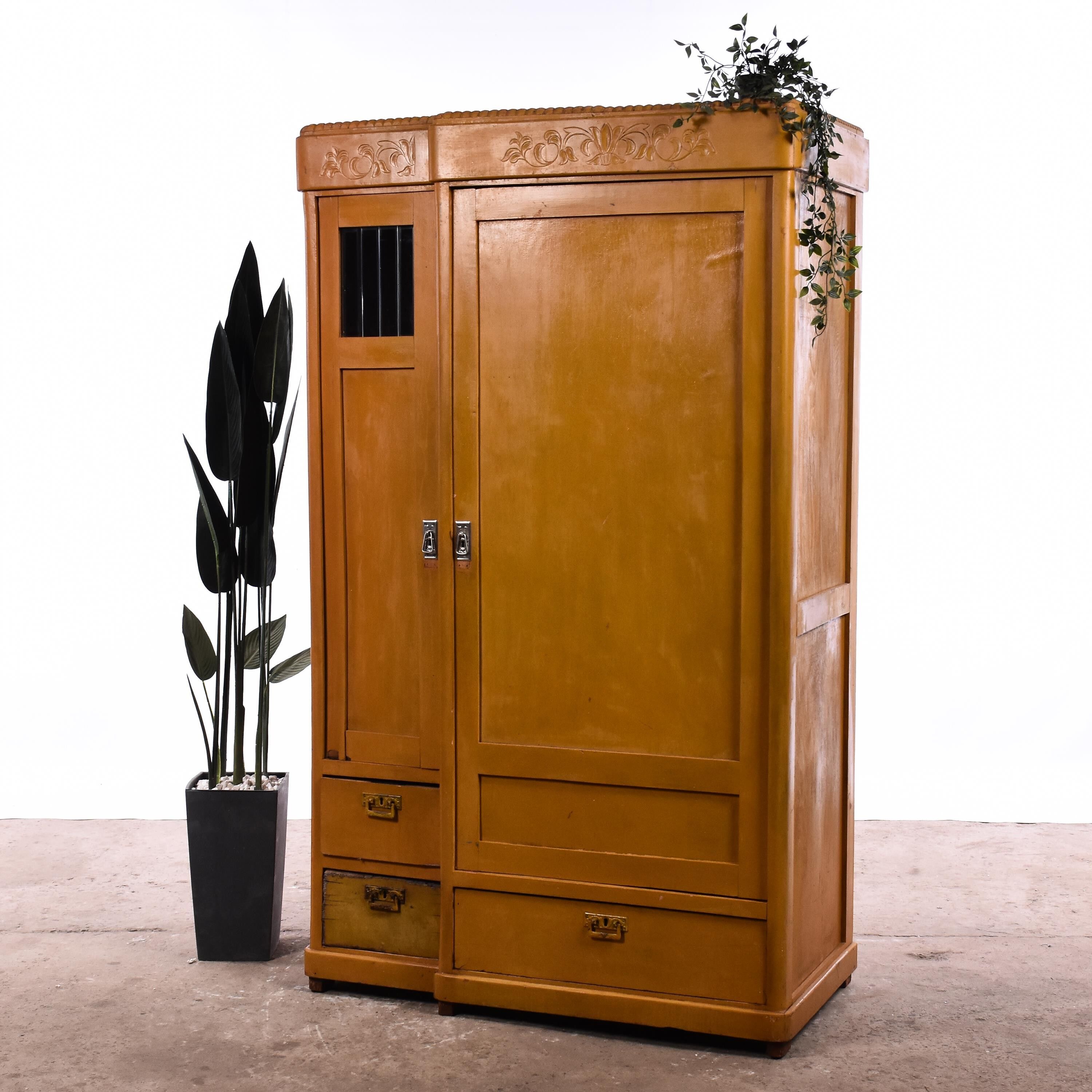 Wooden cloth cabinet