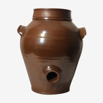 Old winestone pot