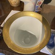 Medici vase in Italian porcelain and gilded with gold
