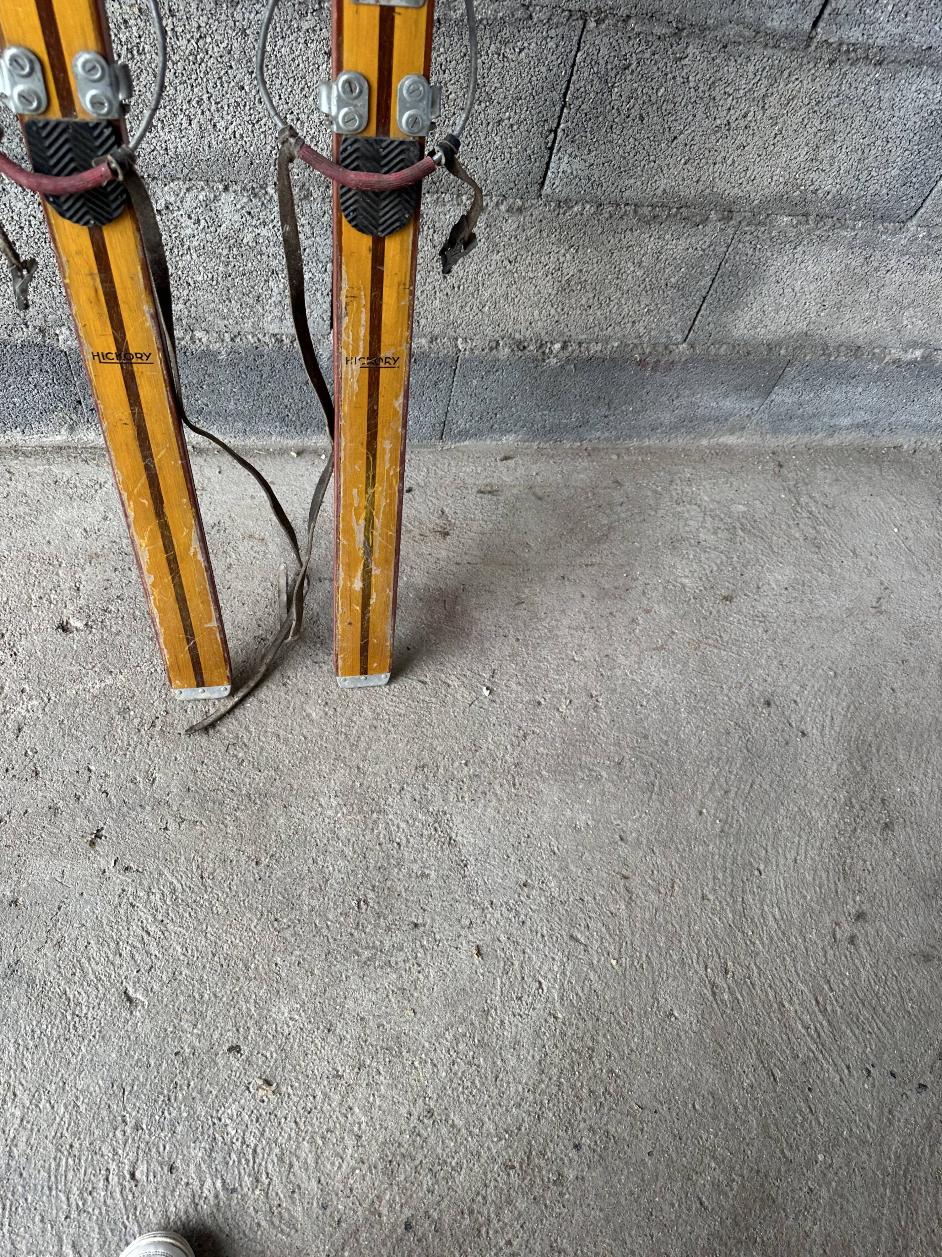 Pair of vintage skis wood Rossignol
