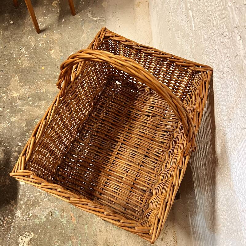 Rectangular wicker basket