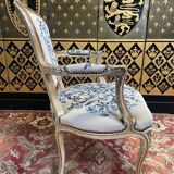 Suite of 4 Louis XV style convertible armchairs