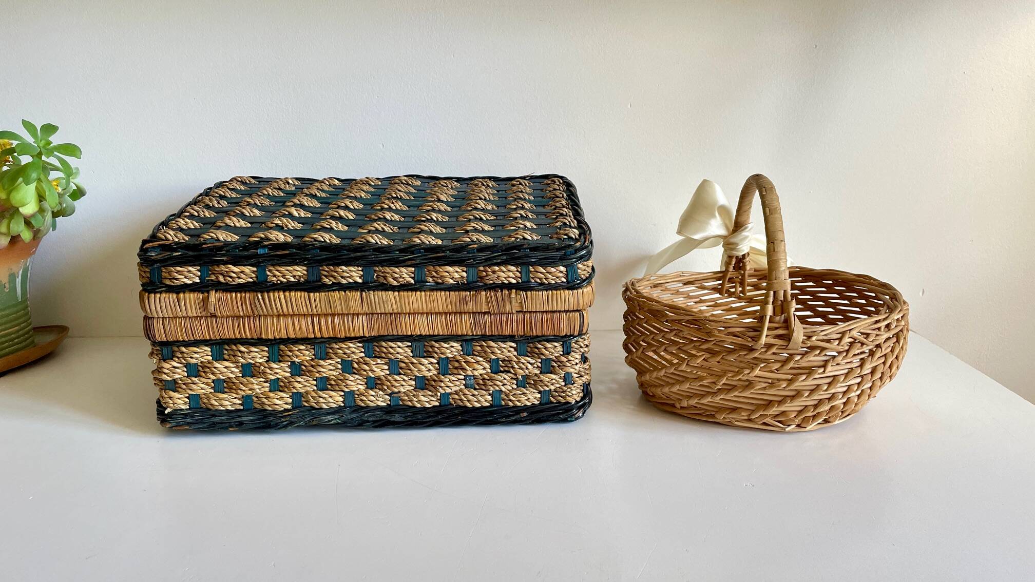 Set of 2 vintage rattan and rope baskets