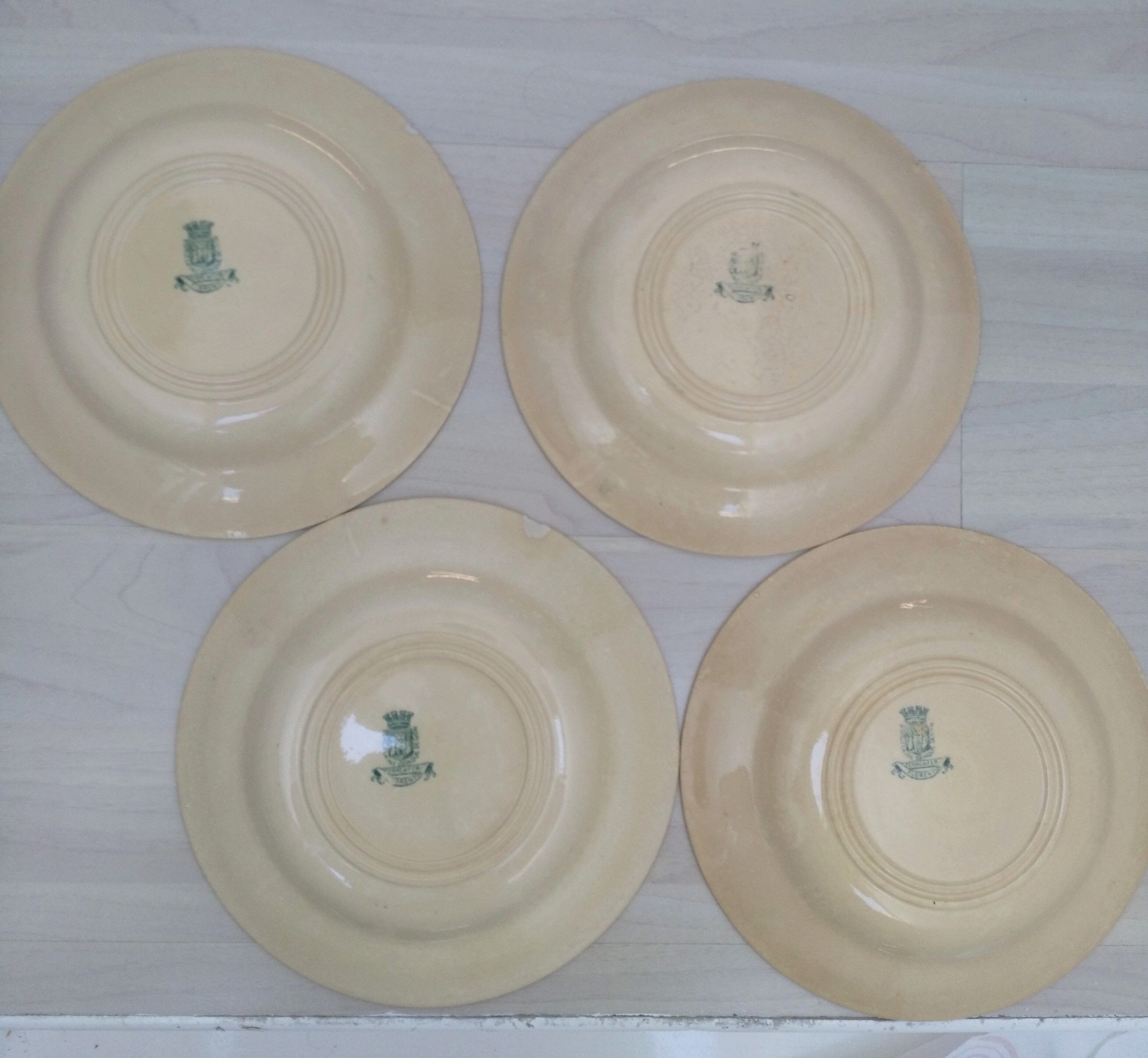 Lot of 4 hollow plates in opaque porcelain from Gien Iron Land model "Florentin" green