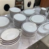 Service de 70 assiettes