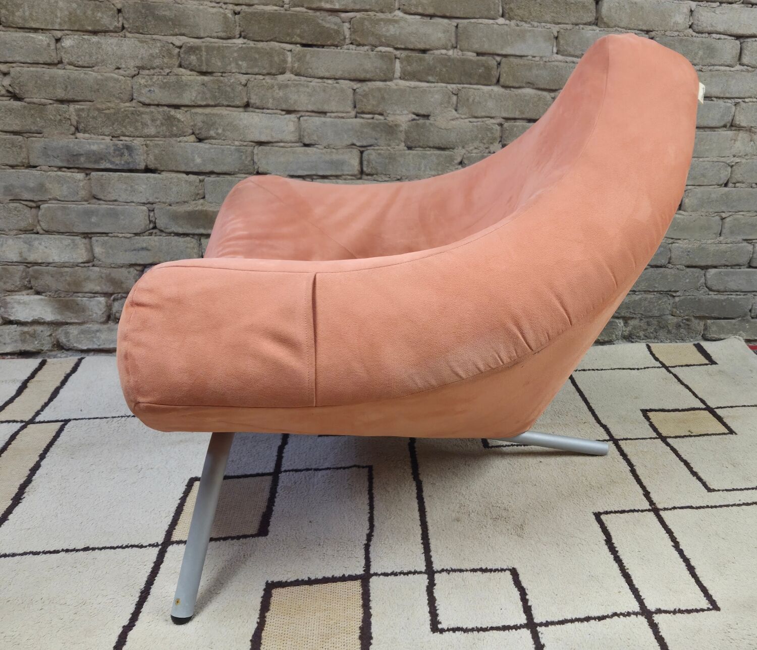 Fauteuil triangle vintage "Escapade " design cocon années 70'.