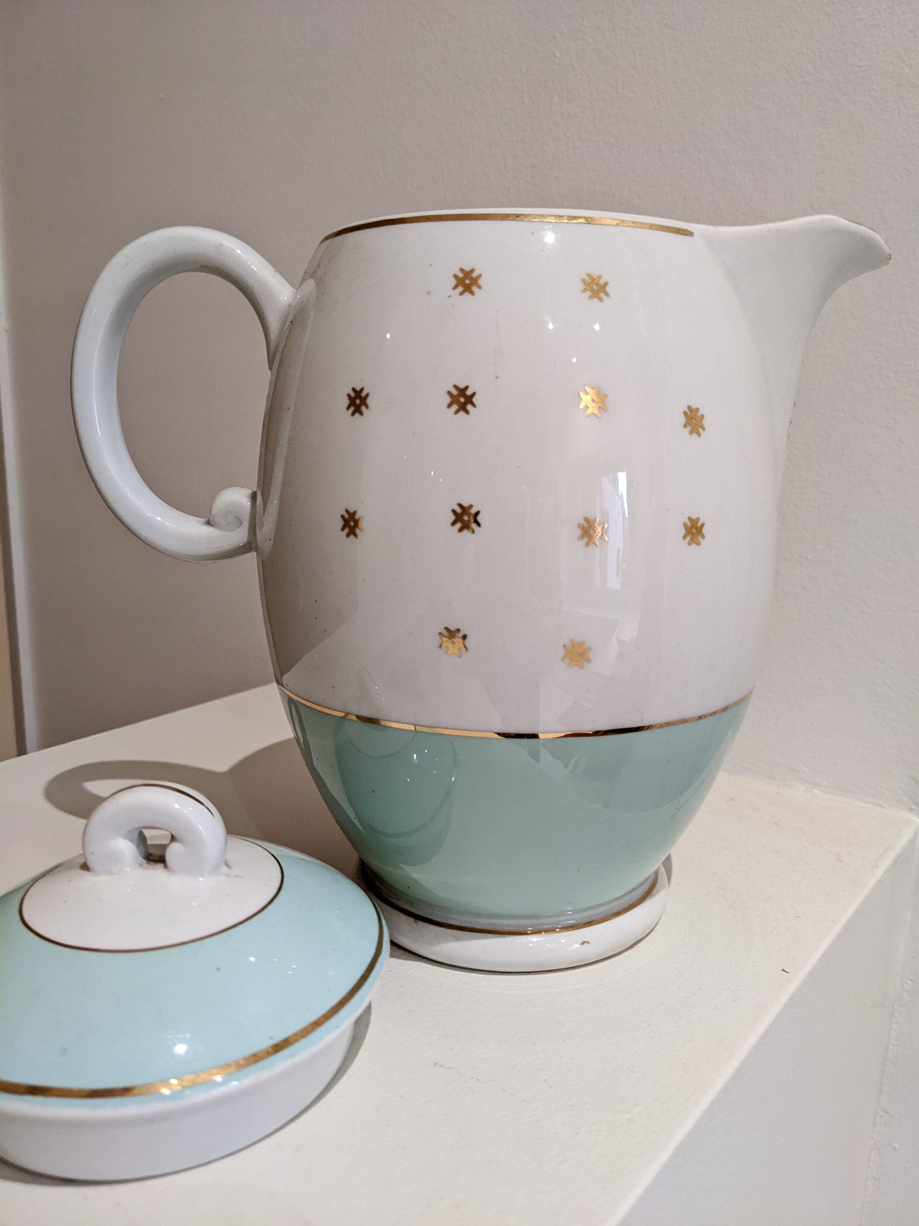 Porcelain teapot vintage iron earth Lunéville green golden water