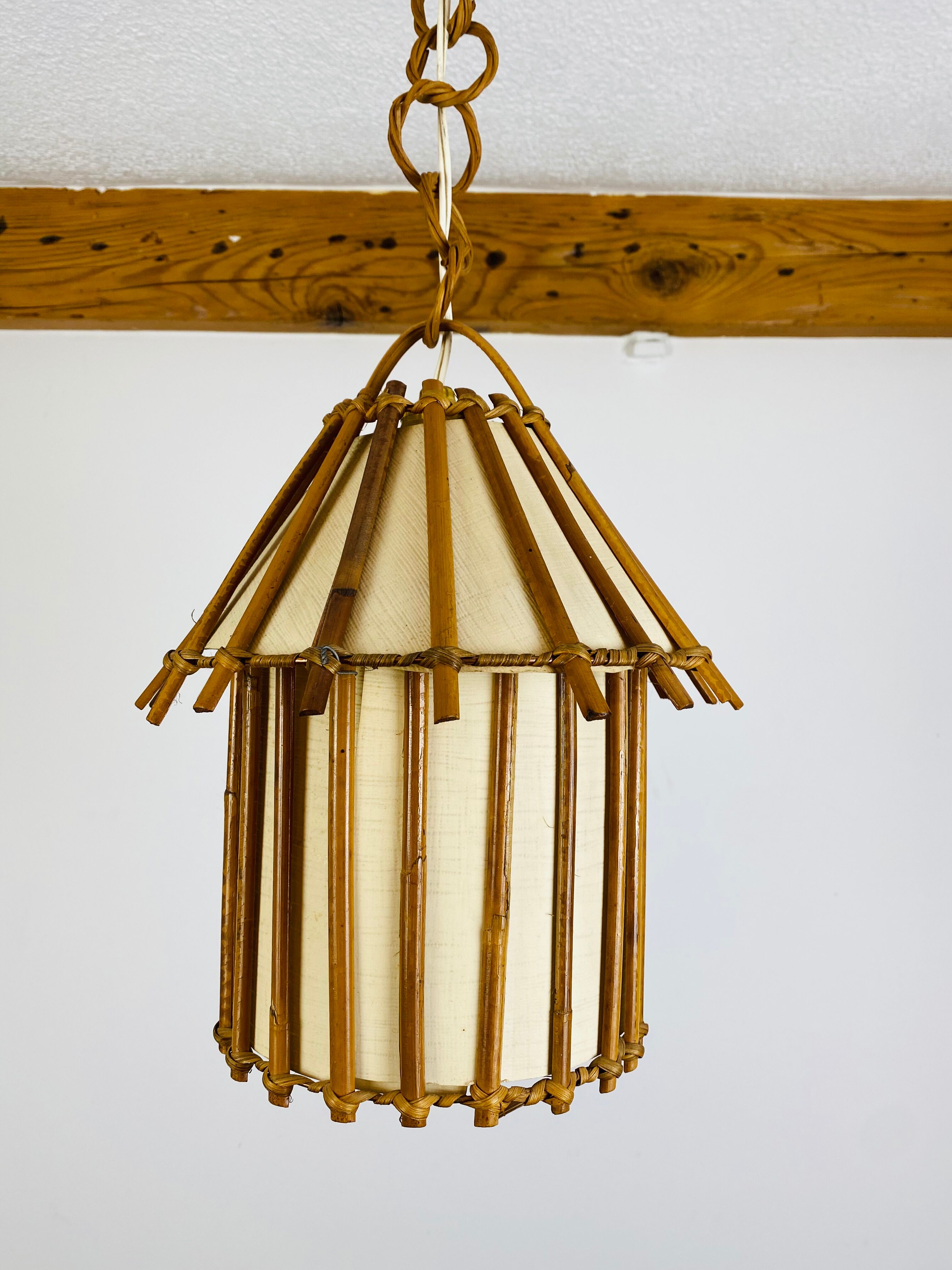 Suspension rotin vintage années 60