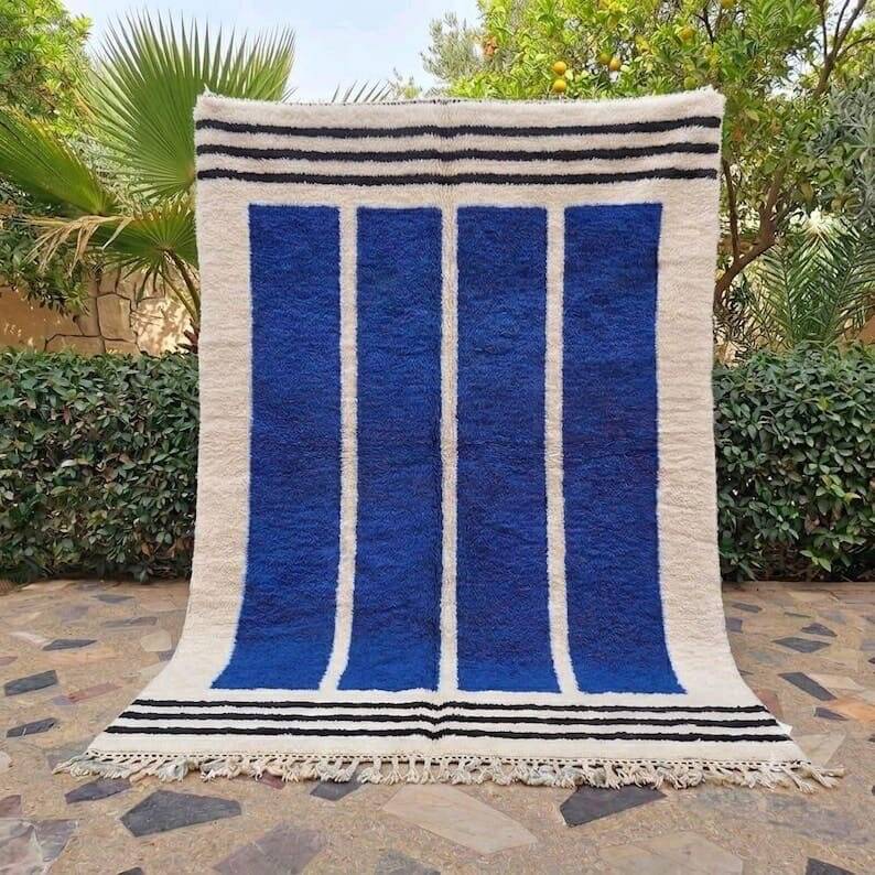 Handmade traditional artisan rug size 2/3 m