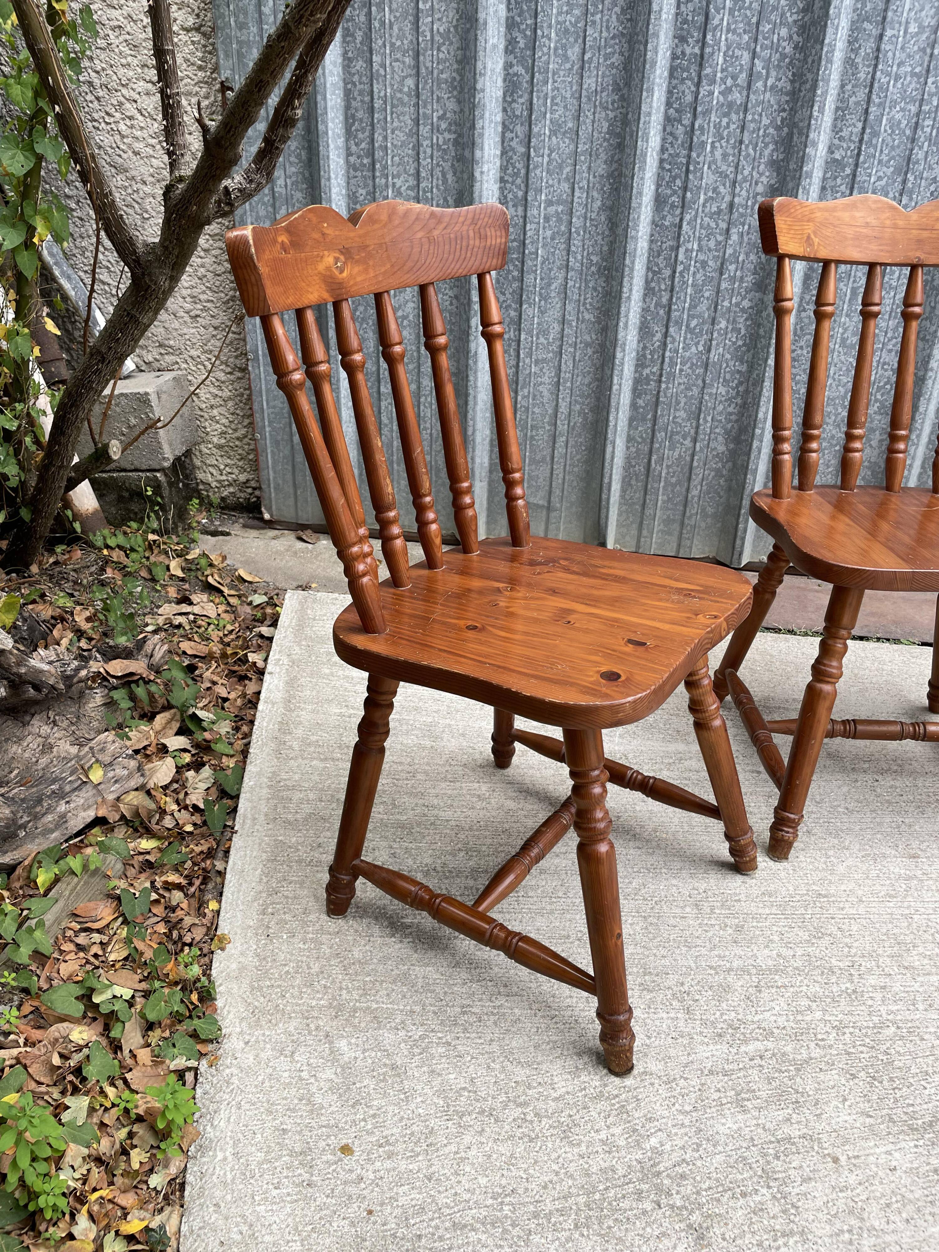 Lot de 4 chaises bistrot en bois