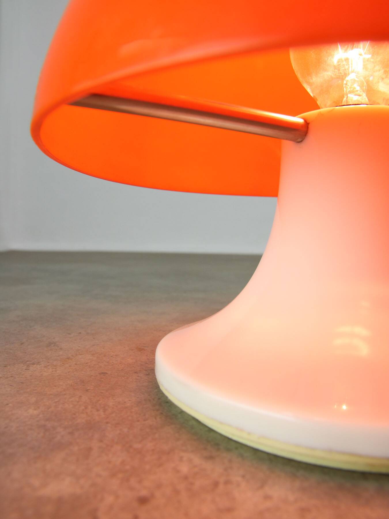 Space Age "Nule" Mushroom Table Lamp by Luigi Massoni for Guzzini, 1970s