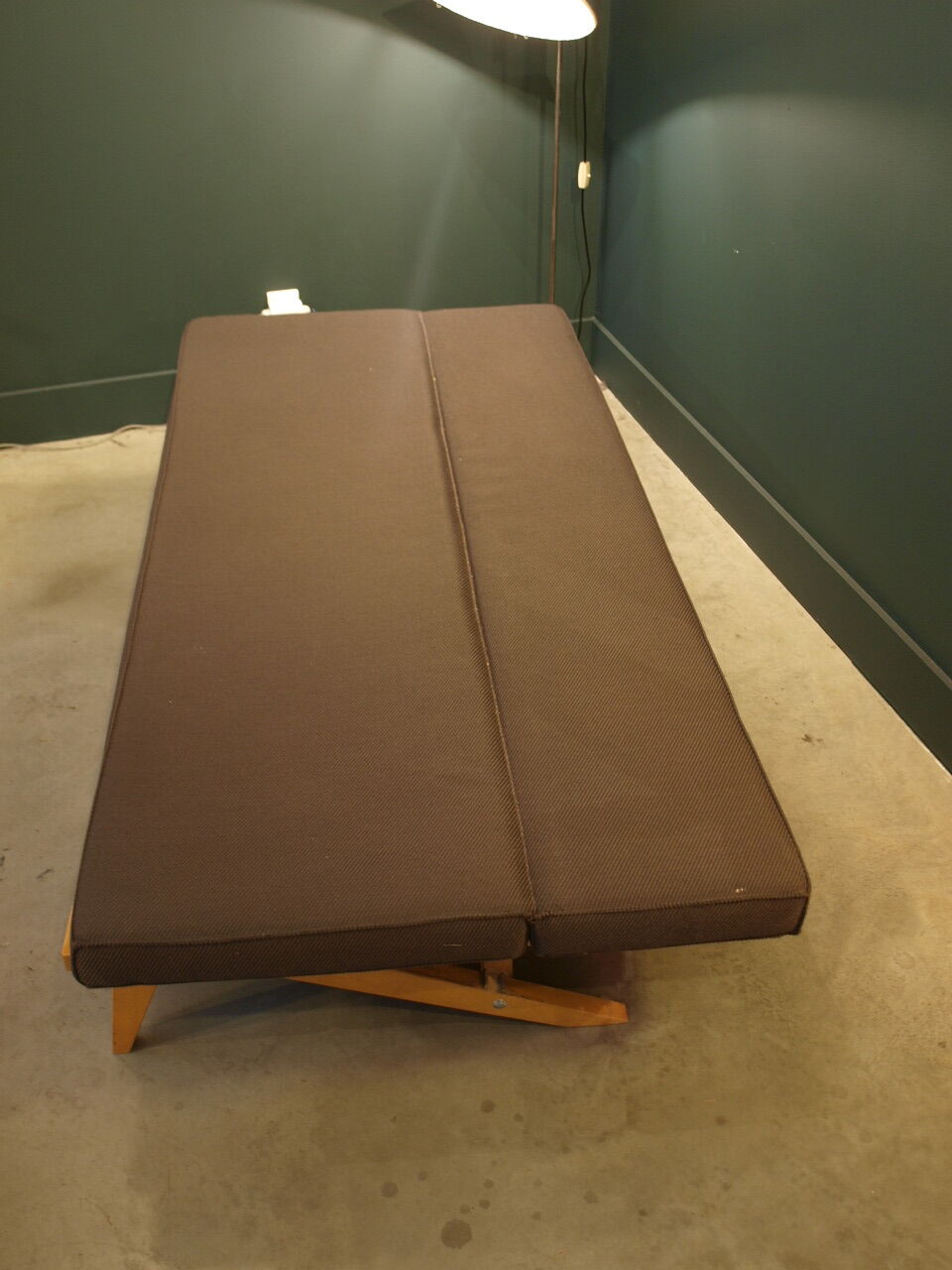 The 60 feet compass daybed