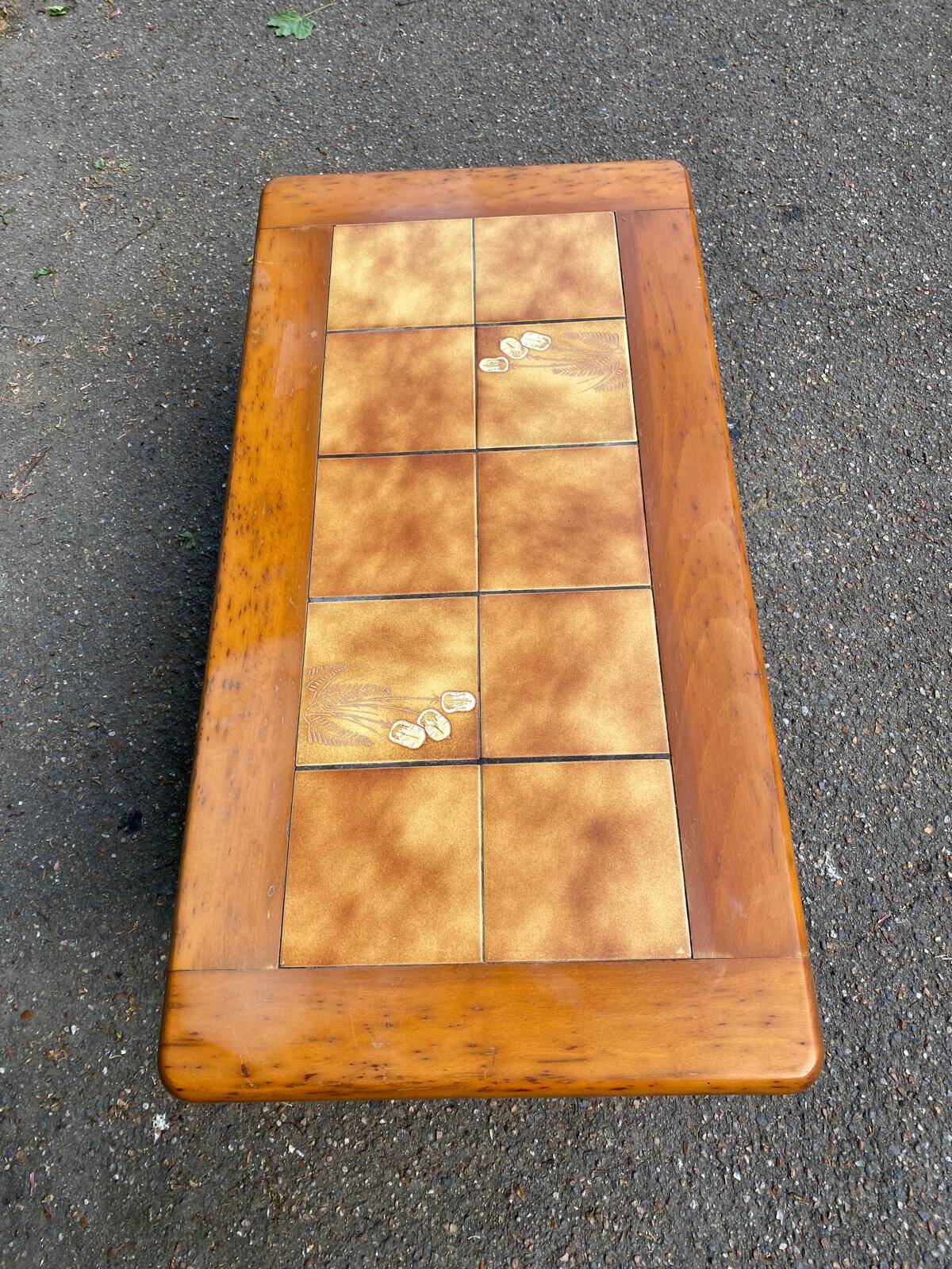 94cm Solid Wood and Tile Farmhouse Coffee Table