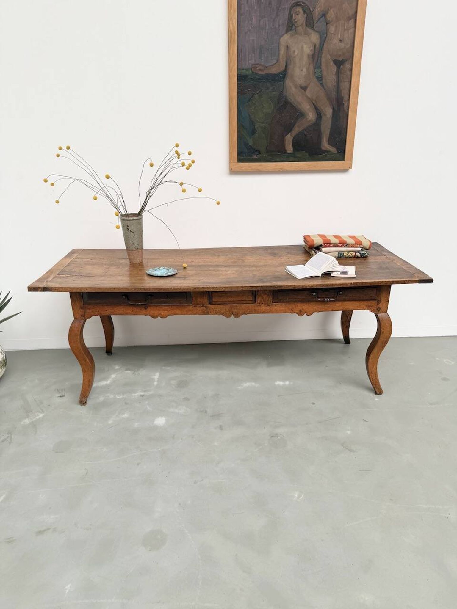 Table, drapière en noyer, XIXème s.