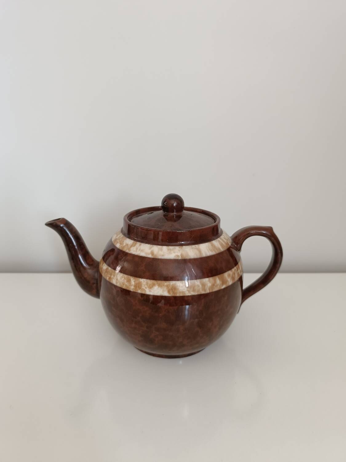 Large vintage English teapot Arthur Wood