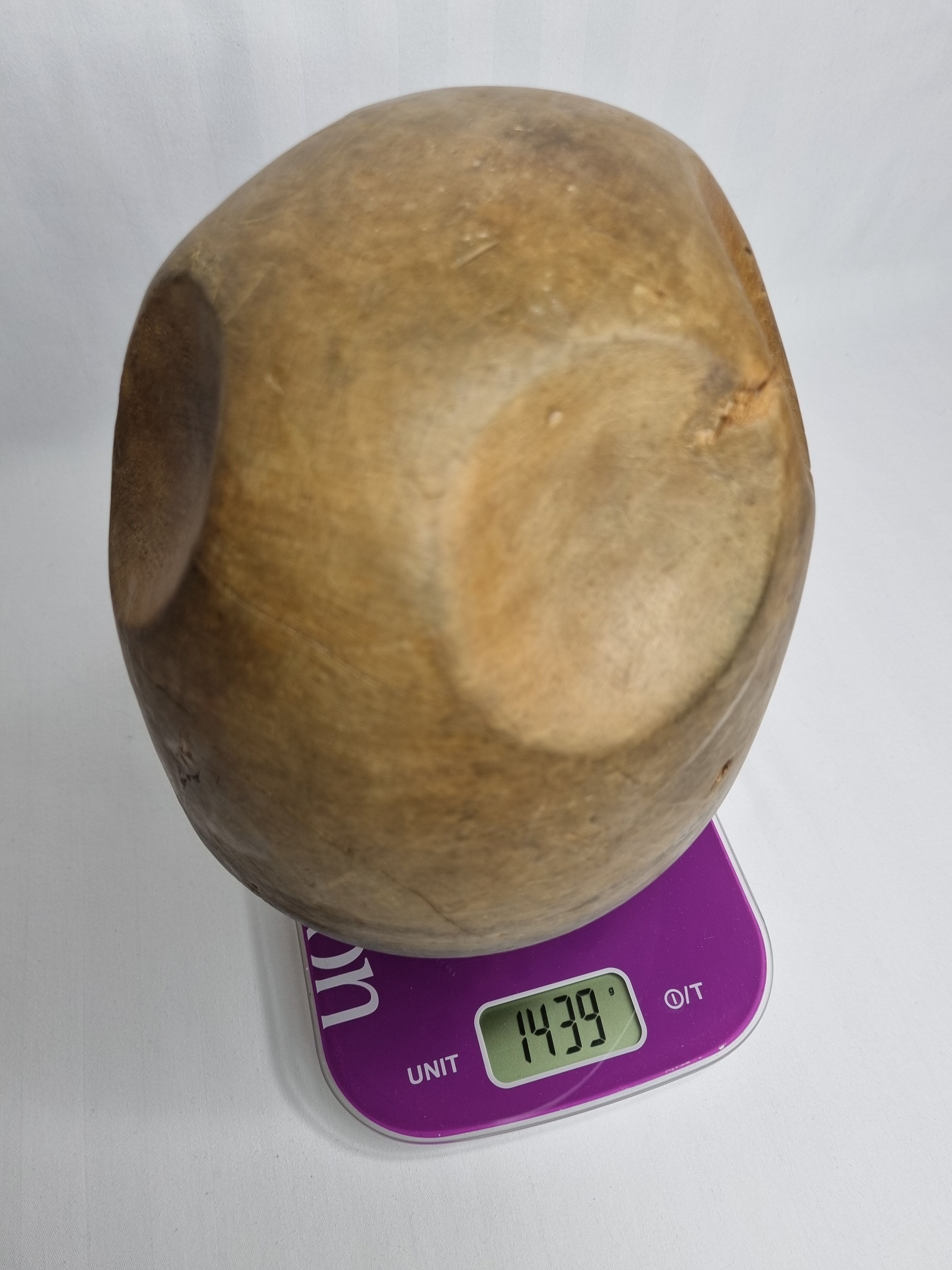 Old standing hat shape, 1900