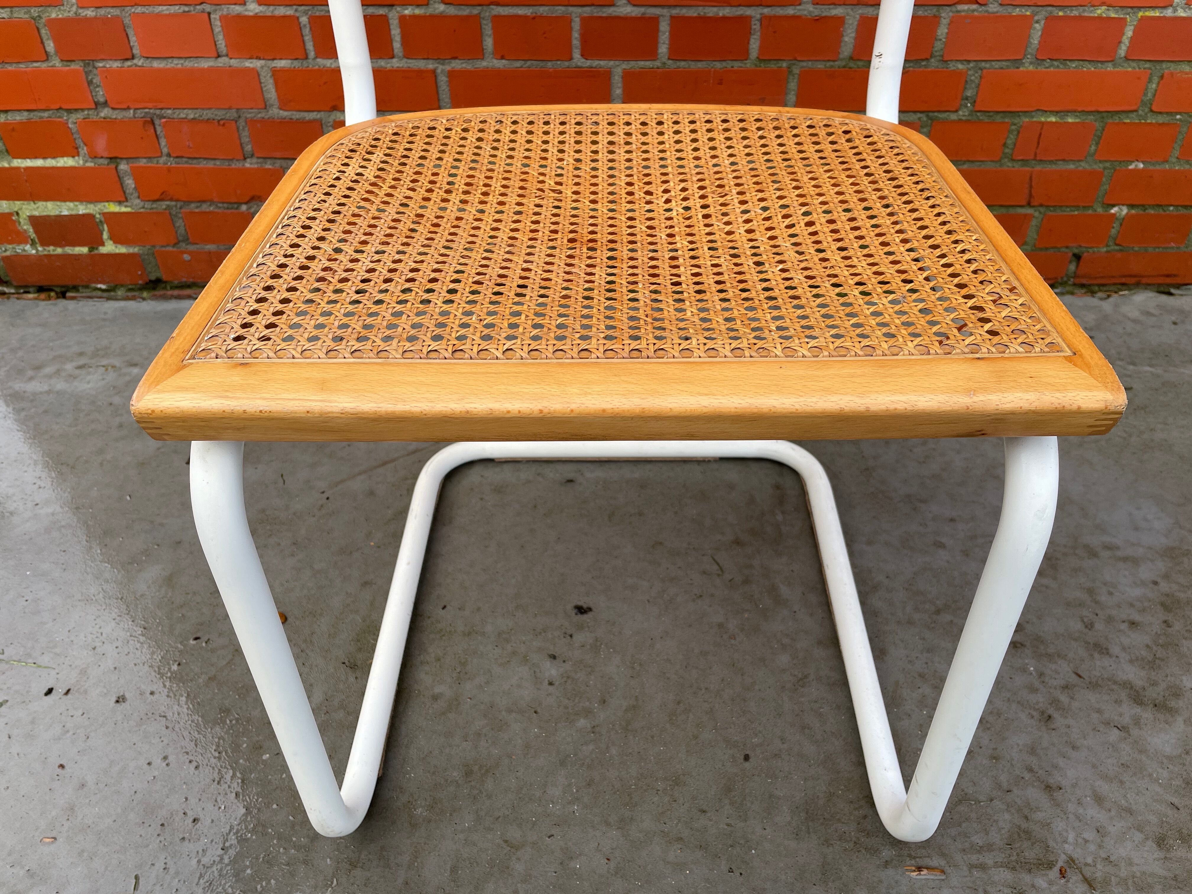 Ensemble de 4 chaises modèles Cesca de Marcel Breuer