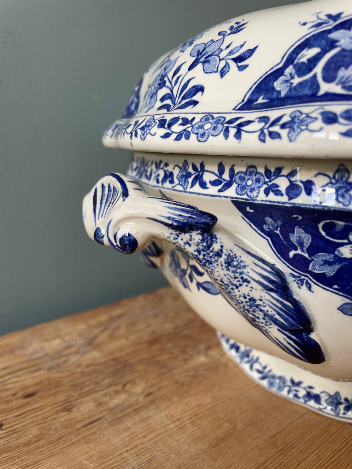 Soupière XIXth earthenware of Gien