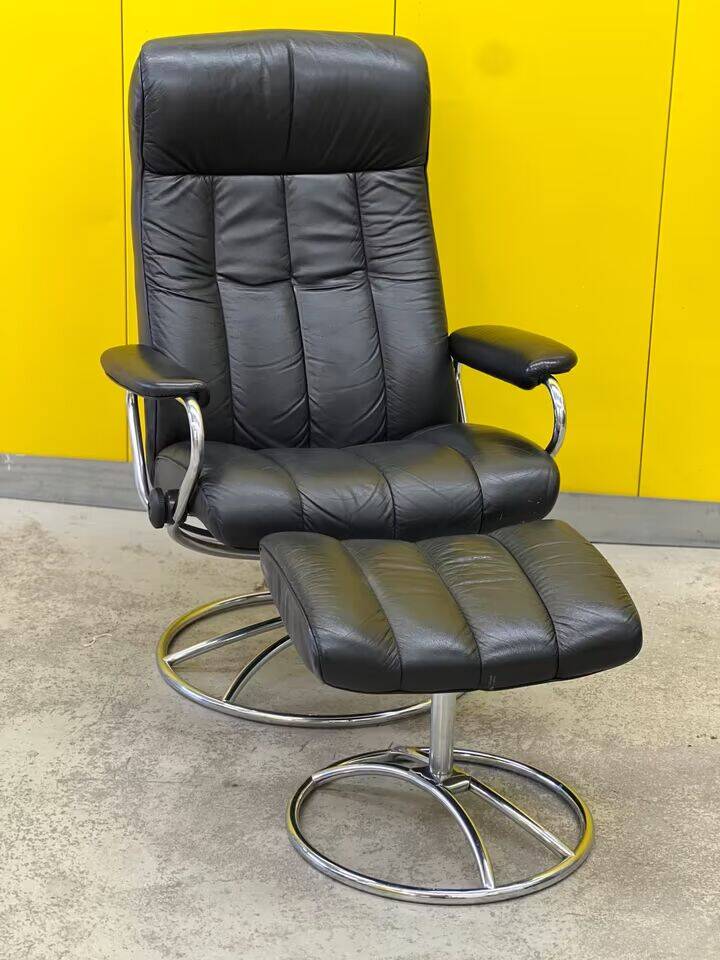 Ekornes Stressless Chair with Ottoman - Chrome Frame (1970s)