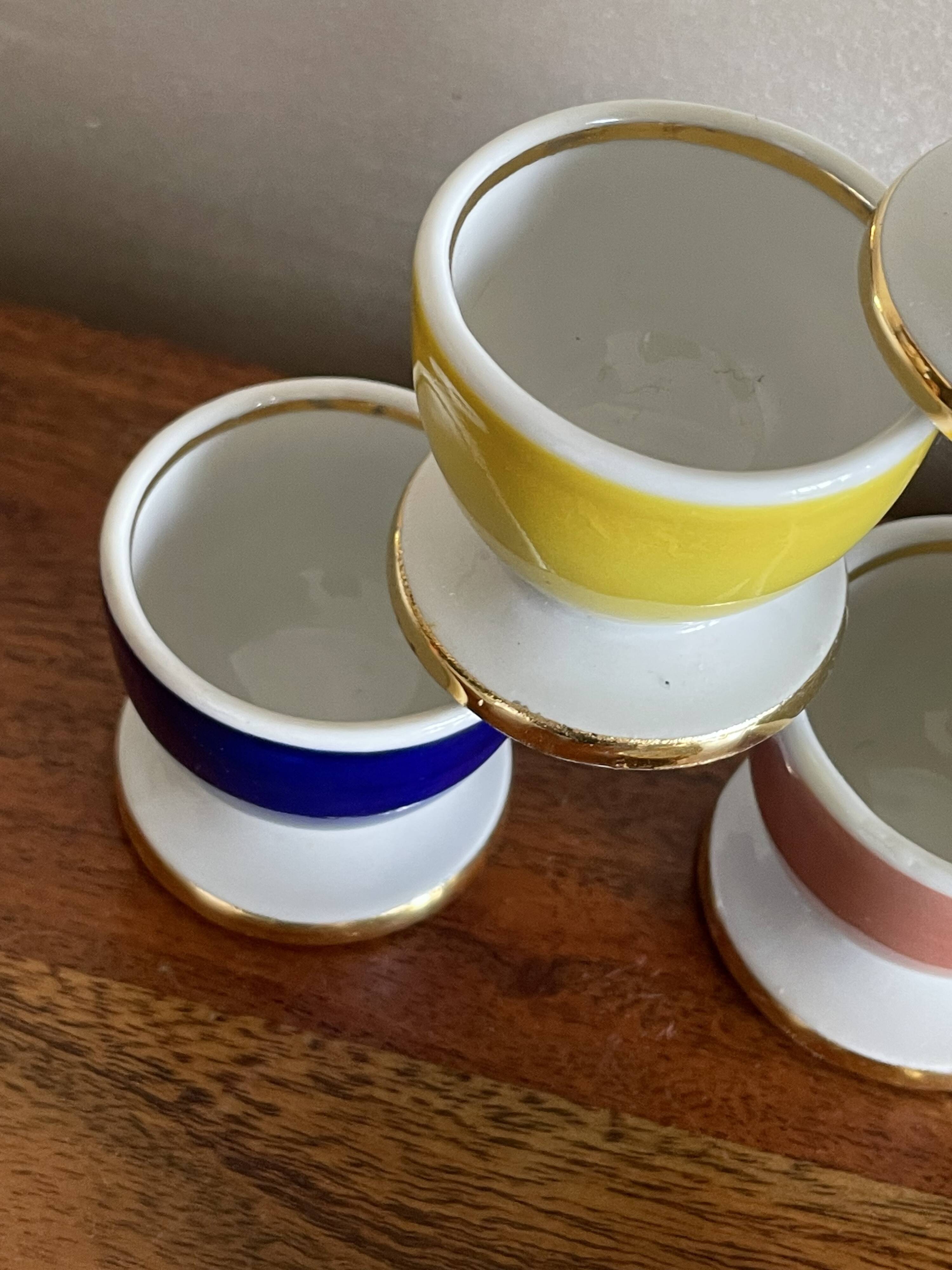 6 multicolored egg cups