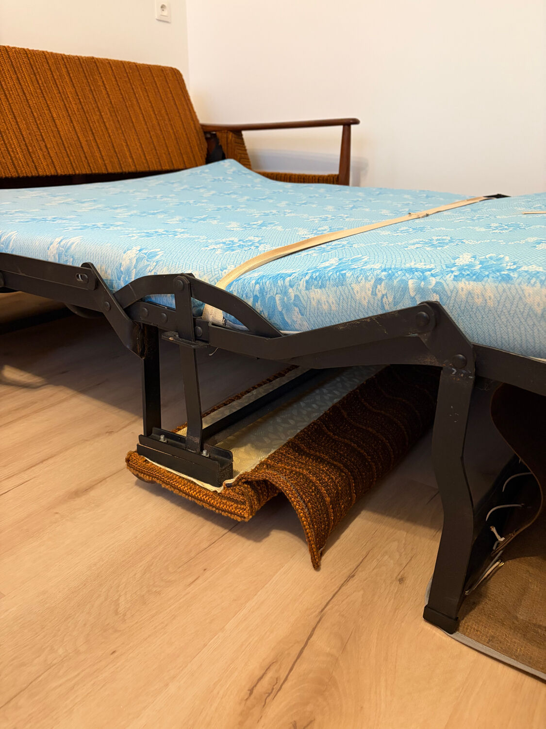 Scandinavian convertible sofa in teak by Grete Jalk, 1960s.