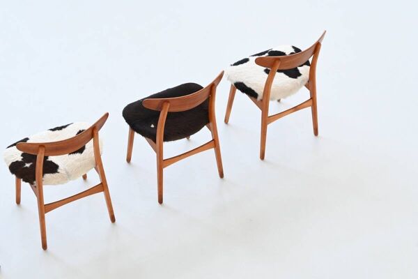 4 chaises modèle CH30 en peau de vache par Hans Wegner pour Carl Hansen, Danemark 1952