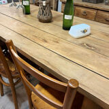 Old work table in elm