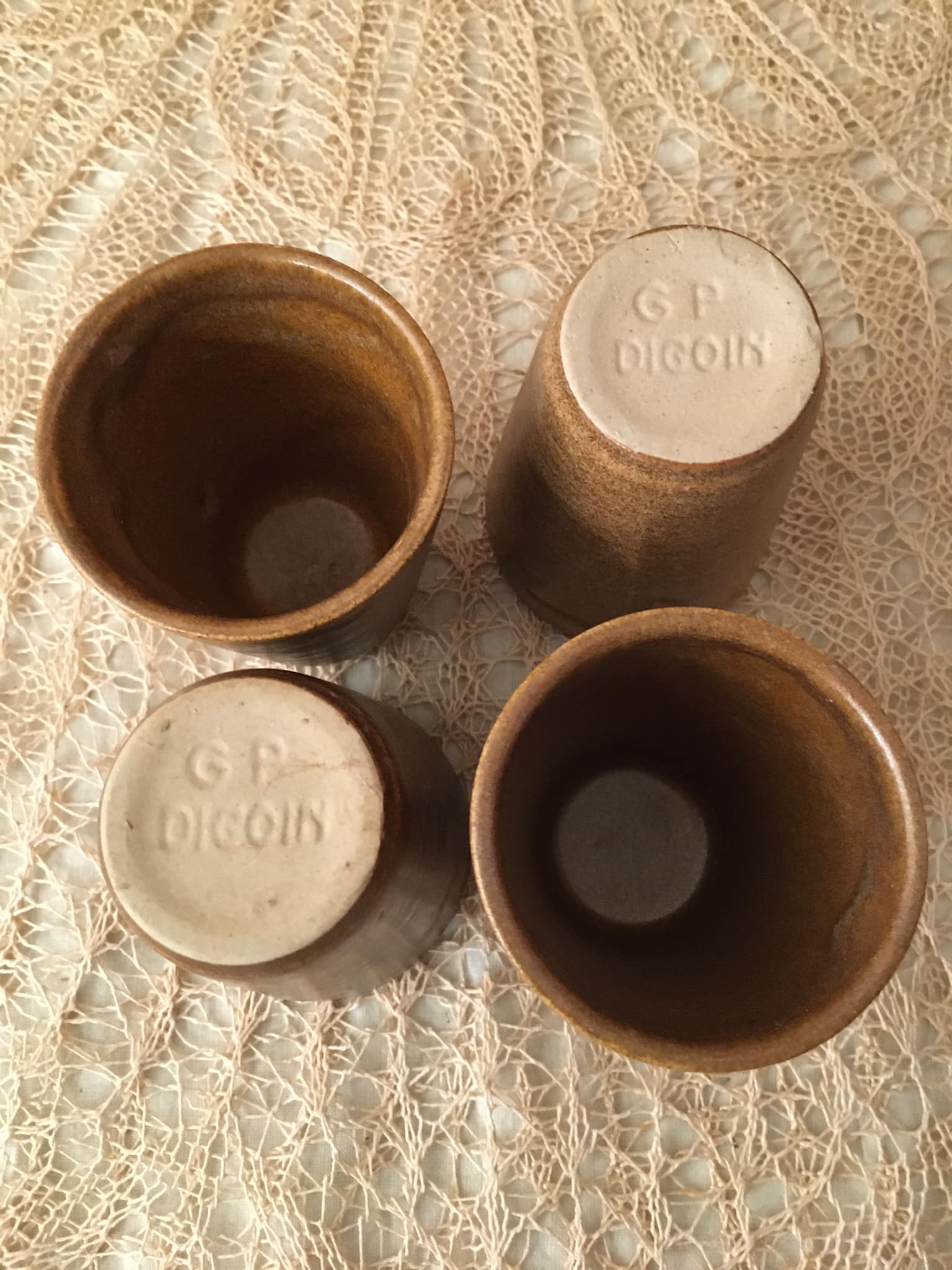 4 sandstone cups with chestnut gradients. Stamped GP DIGOIN