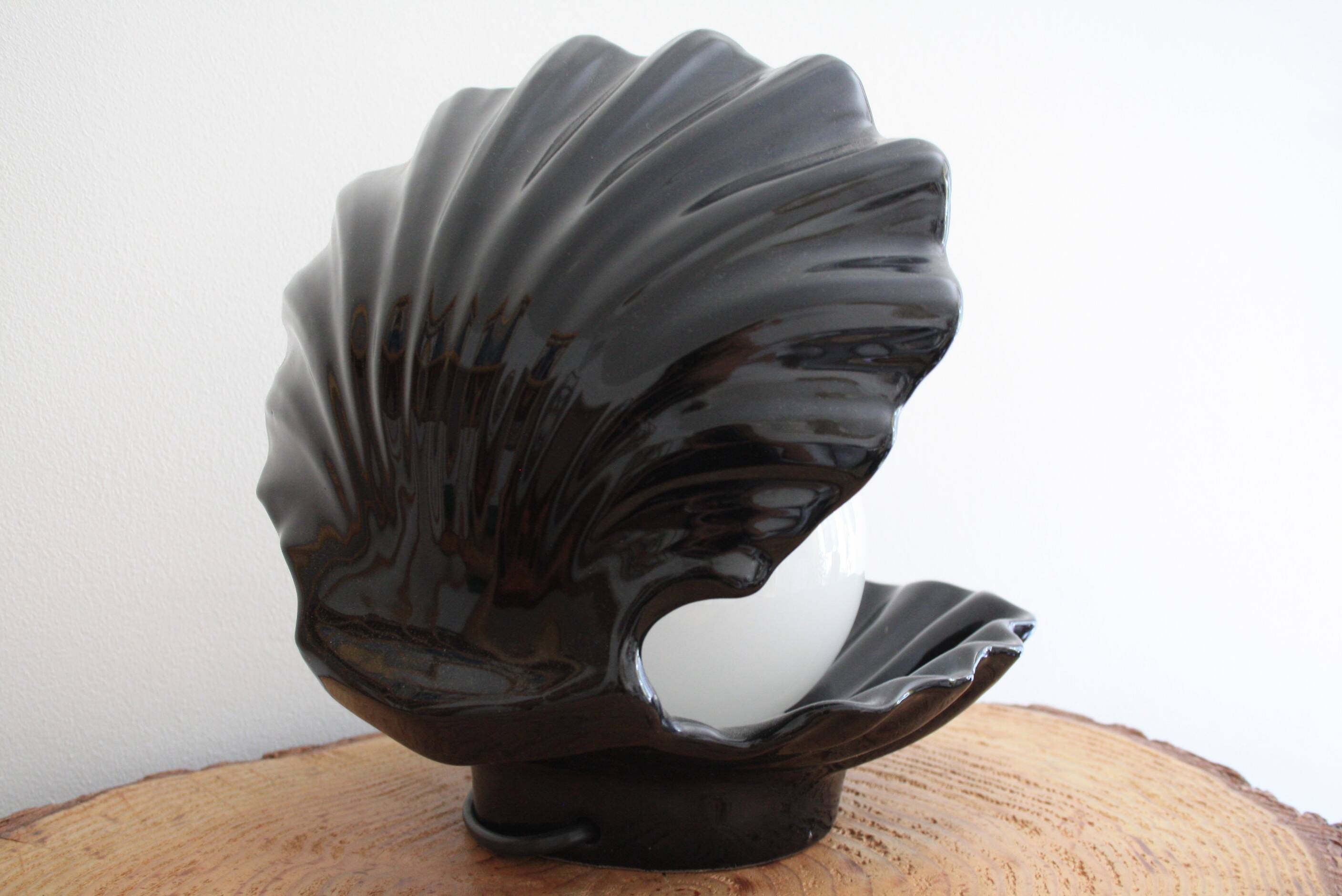 Shell lamp in ceramic and opaline