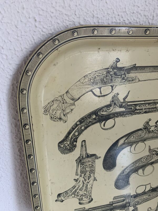 Plateau en métal guns design Piero Fornasetti vintage 1960 - 33 x 33 cm