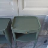 Mismatched vintage bedside tables, 1 drawer, 1 niche sublimated in smoky green.