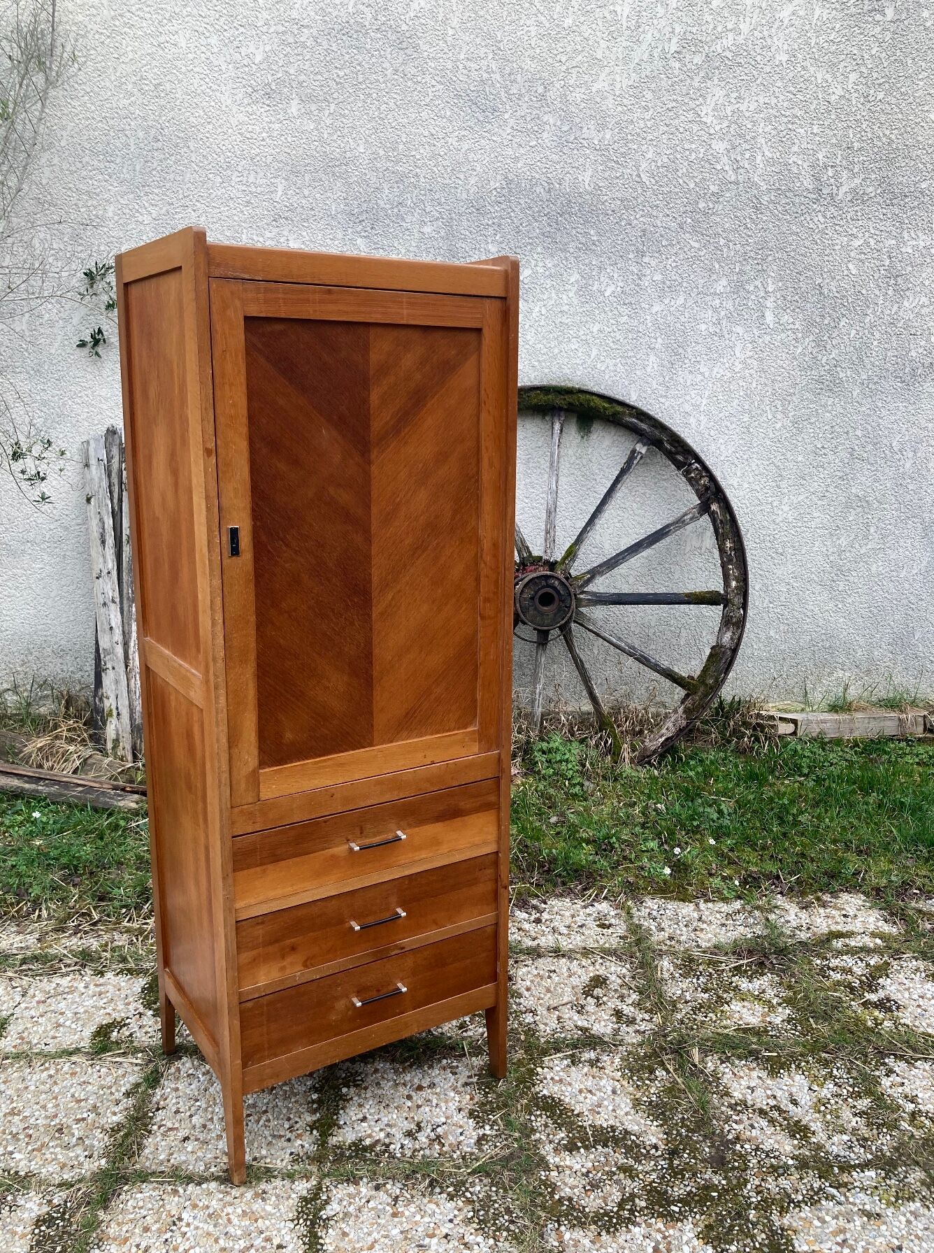 Vintage knitted bonnet feet compass