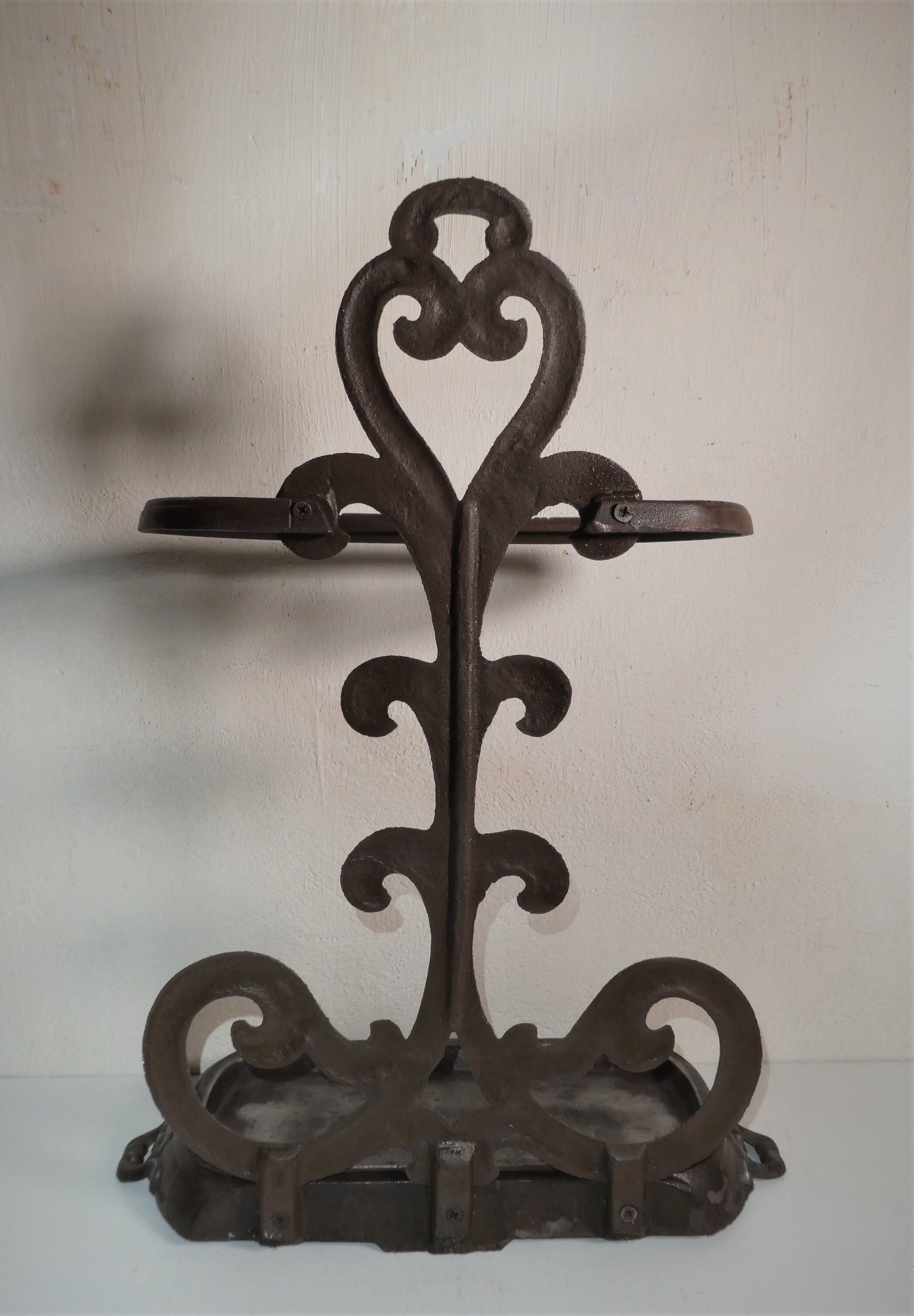 Art deco umbrella holder