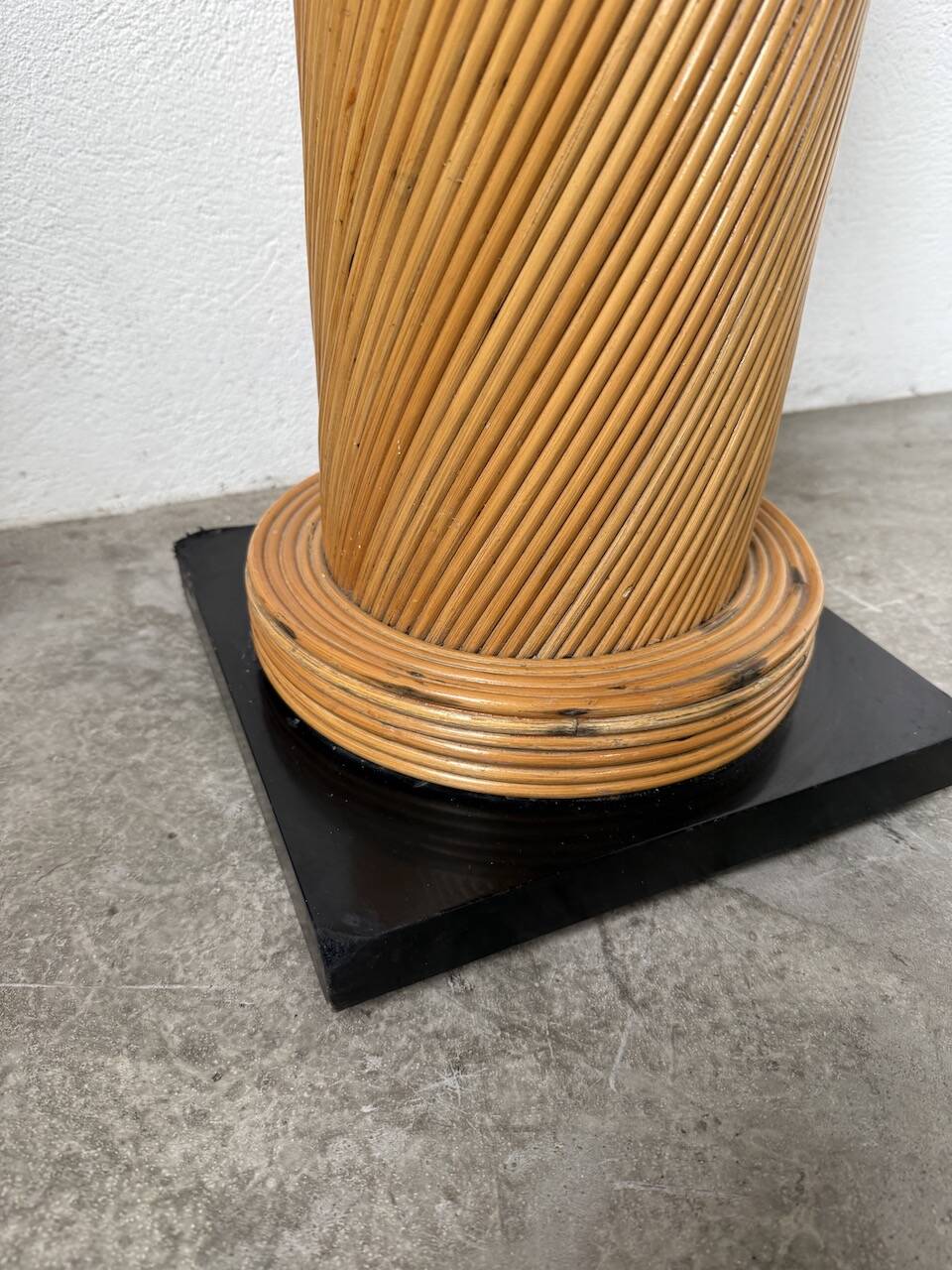 Crespi South Nursery Rattan Column