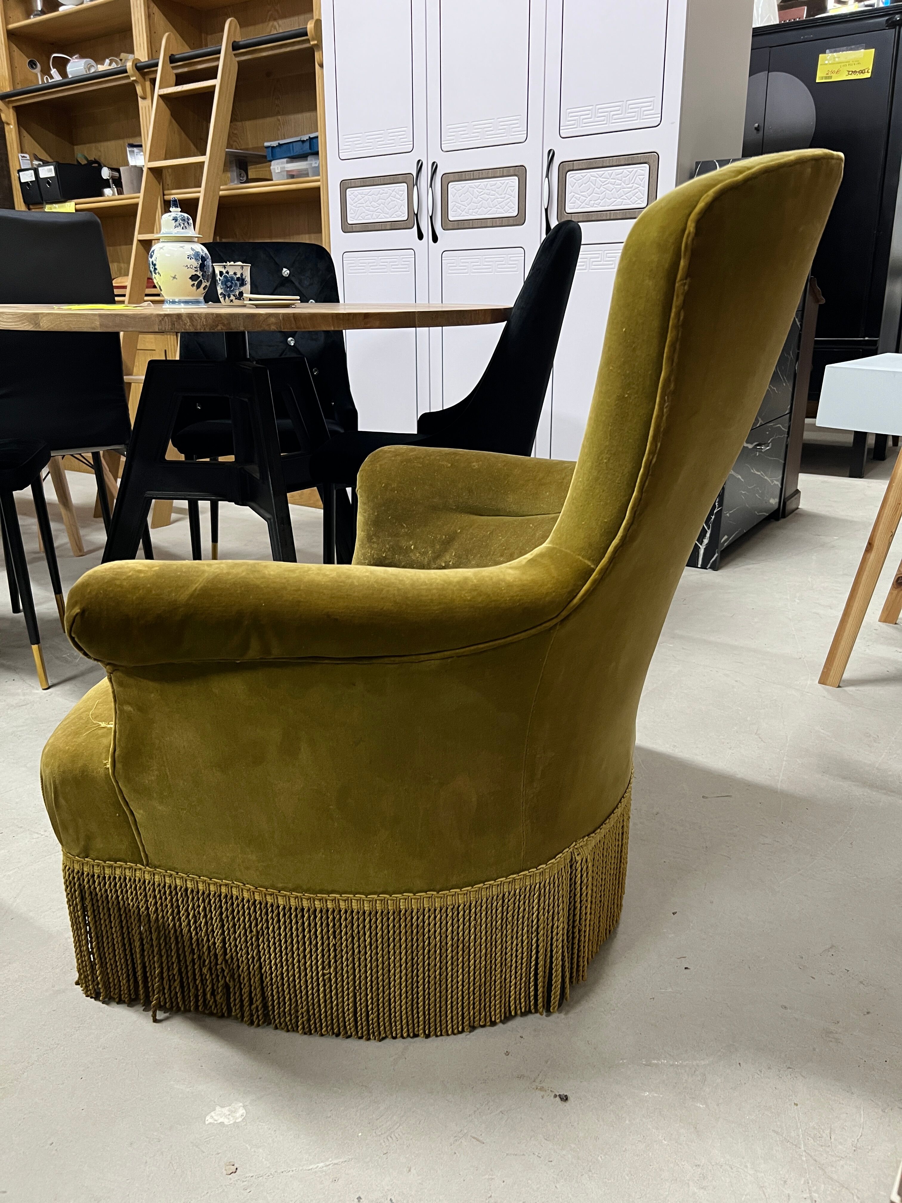Khaki green velvet toad armchair