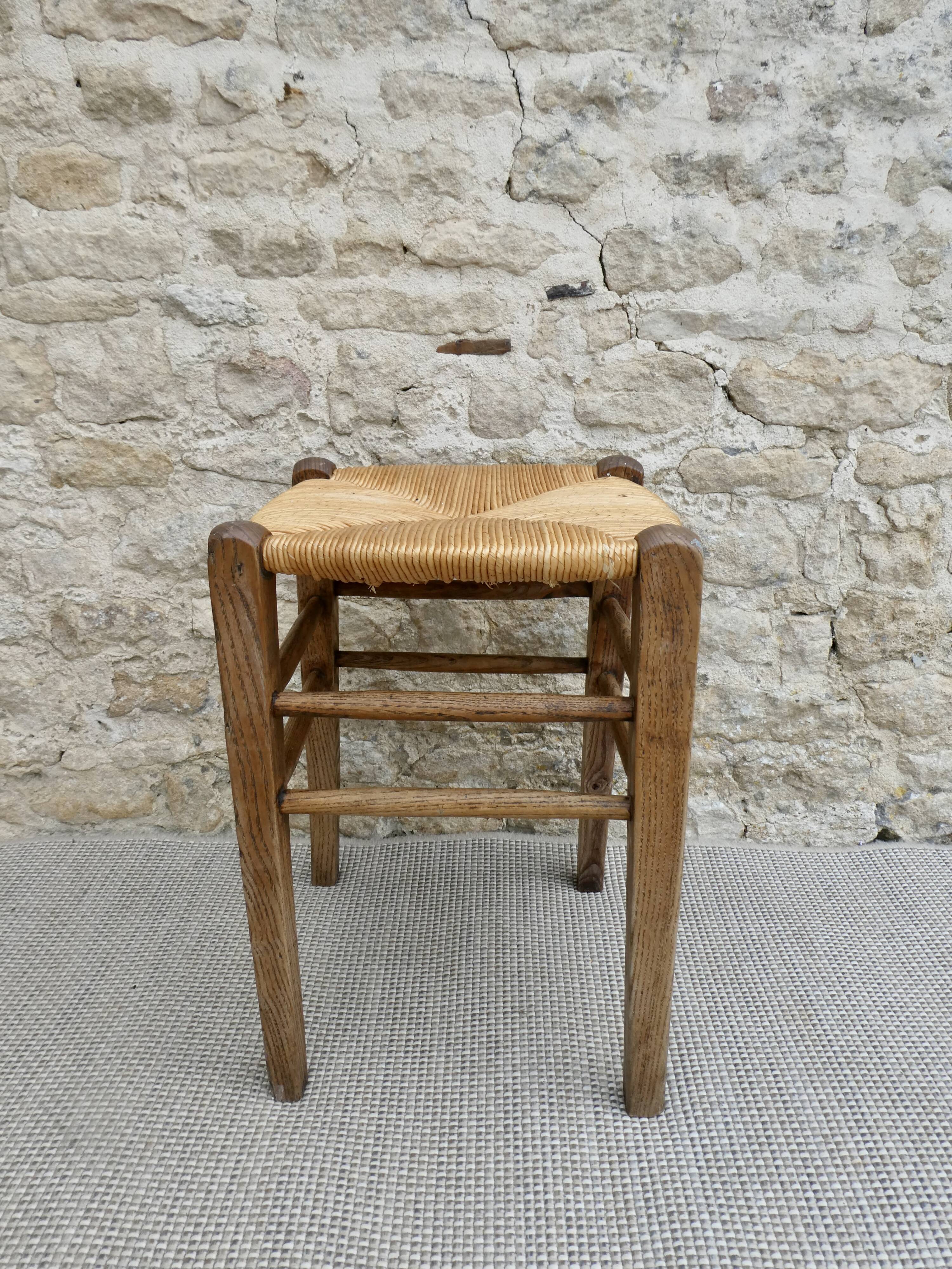 Wooden stool and mulched seat
