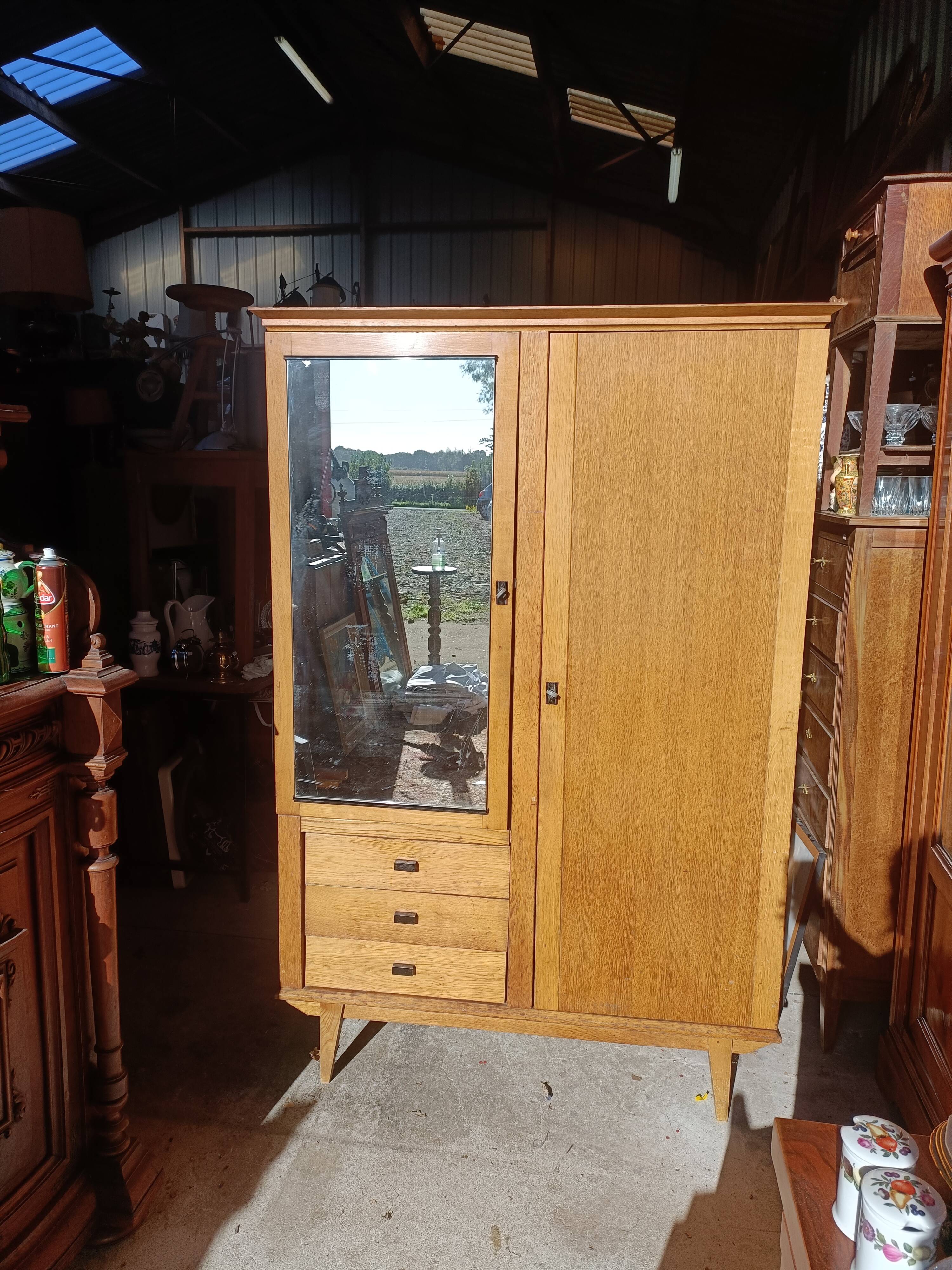 Wardrobe years 50 feet compass