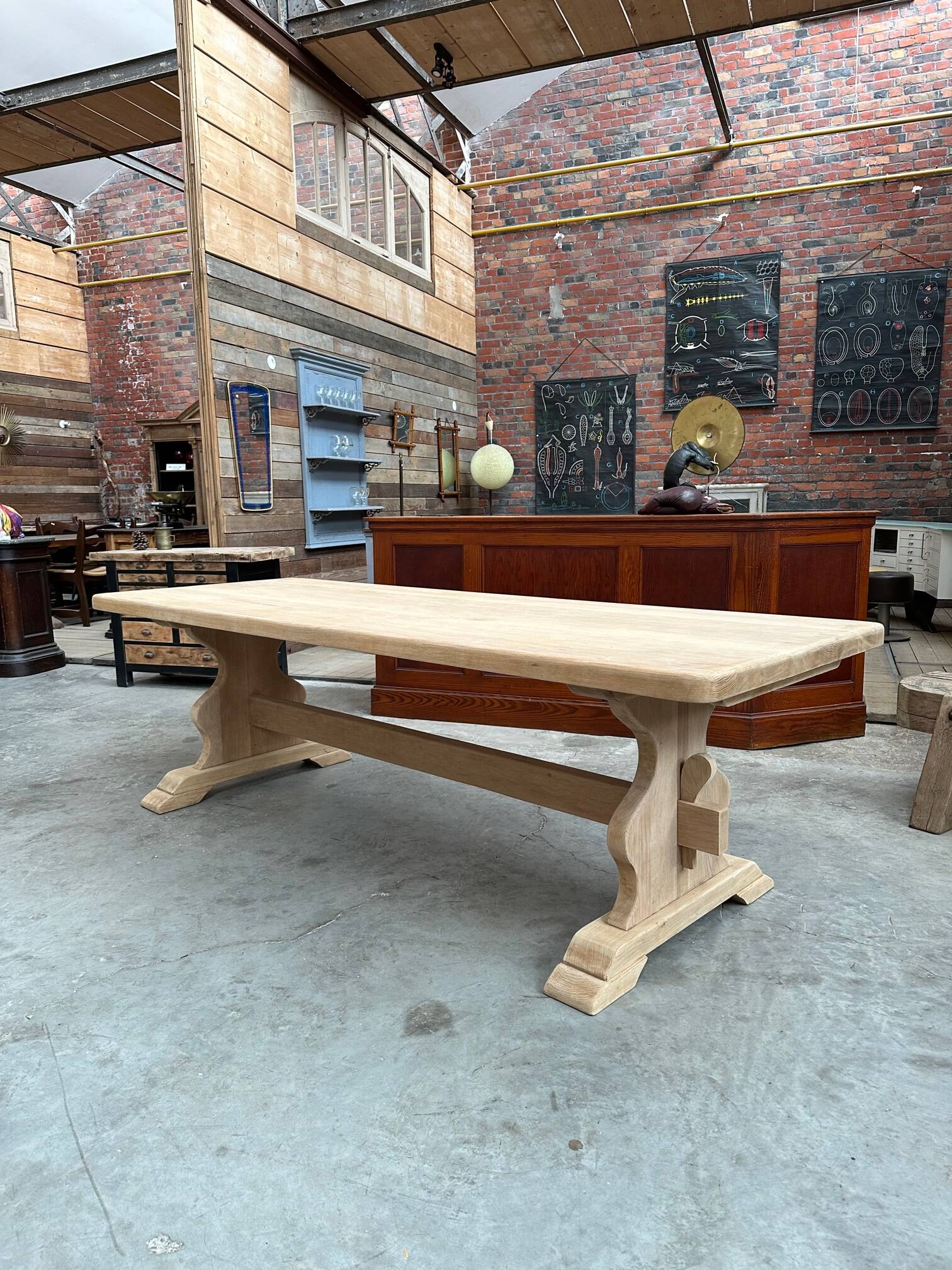 Large monastery type table in oak and its 2 extensions