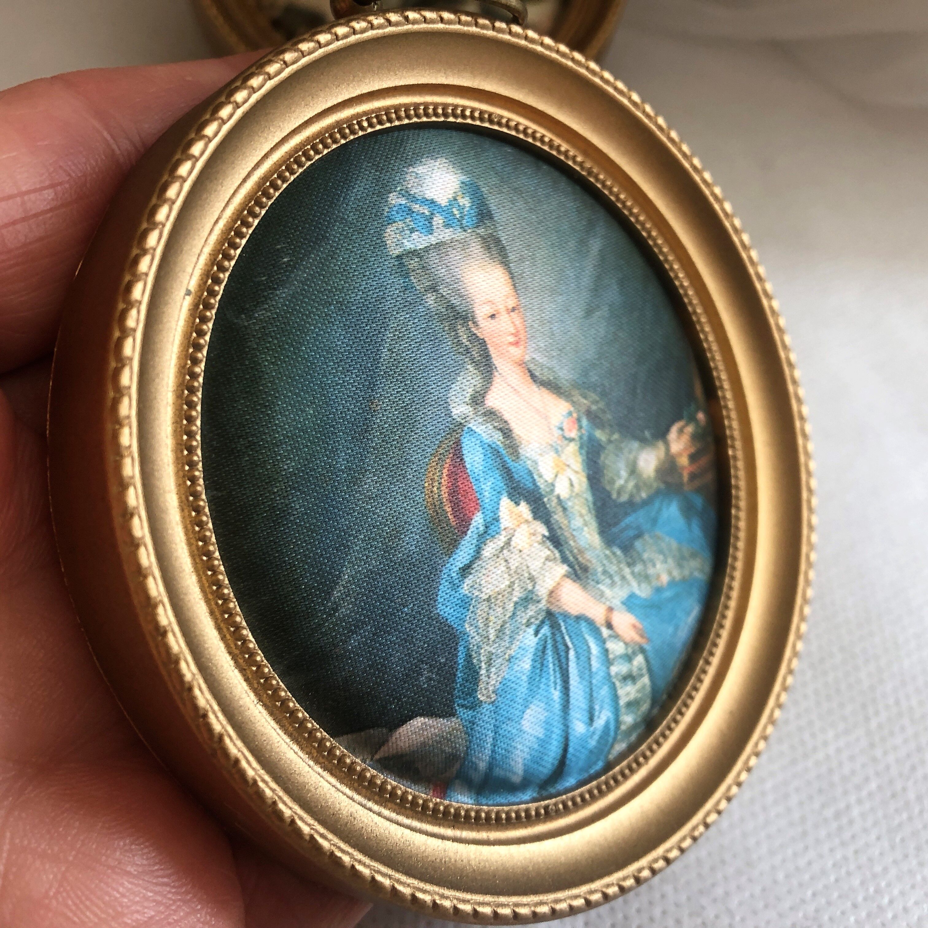 Pair of frame medallion Marie-Antoinette