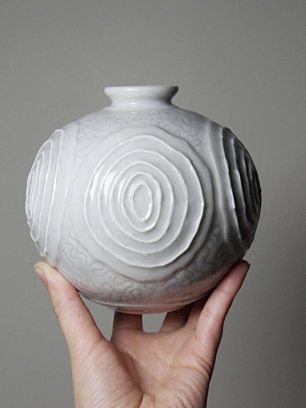 Small porcelain ball vase, Art Deco style, 1935