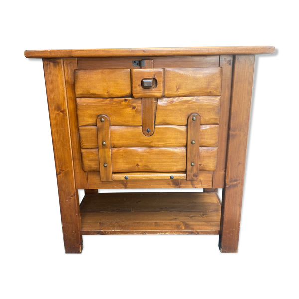 Meuble brutaliste en pin vintage