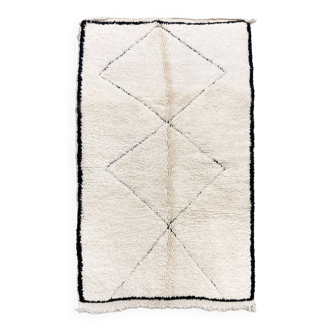 Tapis berbère marocain Beni Ouarain à losanges gravés dans la trame 2,18x1,21m