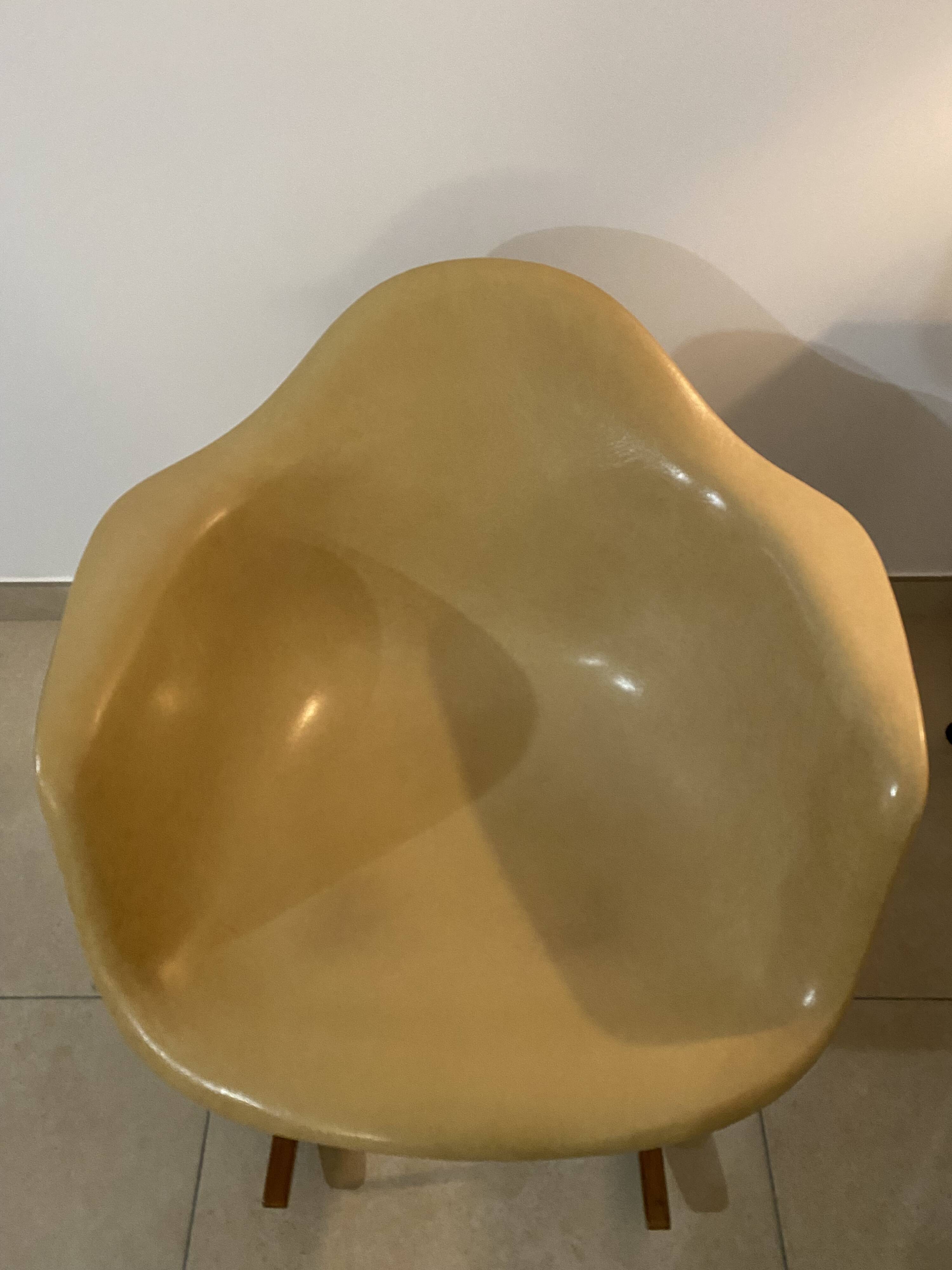 Vintage Eames Rocking Chair - Herman Miller - Vintage Ochre
